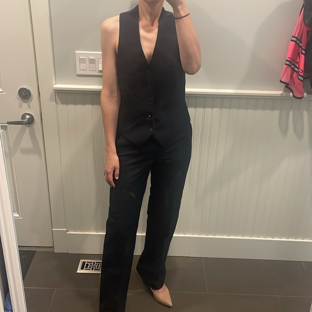 🍀Sale 4/$20 made in Bulgaria 2-piece wool-blend navy pin-stripe suit